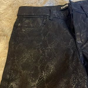 Express shiny snake skin jeans size 6 regular